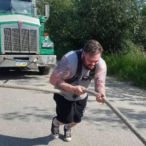 Meet your Posher, Dustin